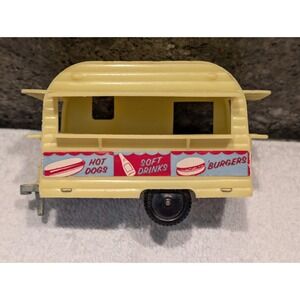 Tootsietoy Plastic Hot Dog Hamburger Concession Stand Trailer P-10312 Yellow